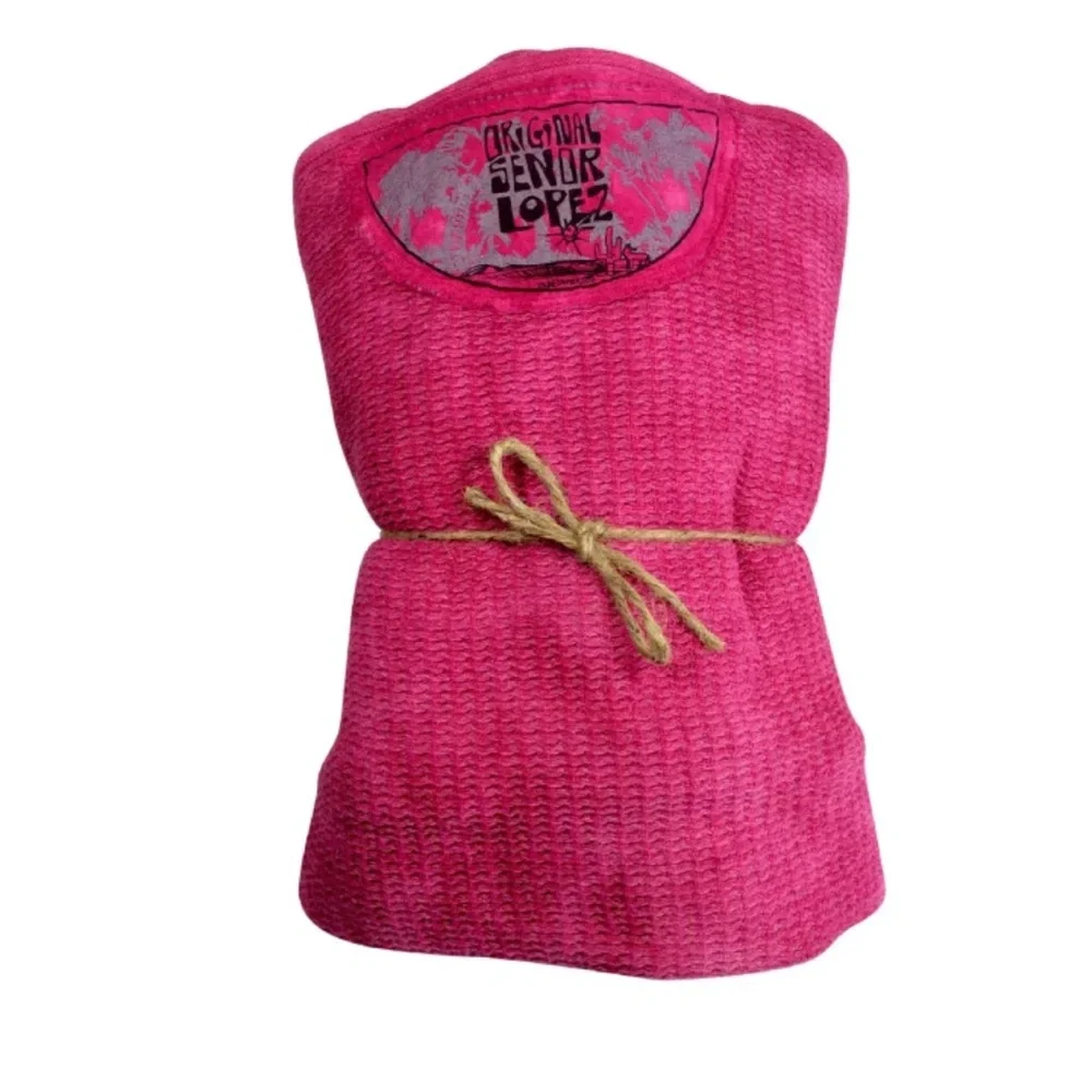 NWT Senor Lopez Beach Towel XL (6ftx3ft) ~ Pink